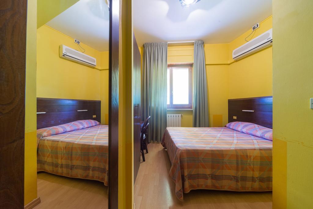 Hotel Del Camerlengo Fara San Martino Habitación foto