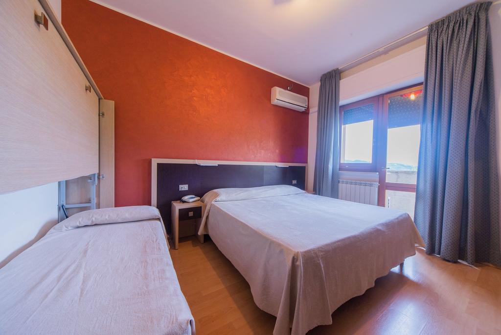 Hotel Del Camerlengo Fara San Martino Habitación foto